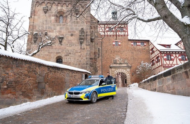 POL-MFR: (1206) Weihnachtsfeiertage und Jahreswechsel 2025/2026 - Erreichbarkeit der ...