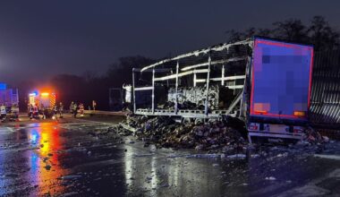 Ein Lkw auf der A2 ist ausgebrannt.