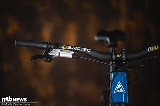 Lenker und Vorbau stammen aus dem Hause Burgtec Lenker und Vorbau stammen aus dem Hause Burgtec