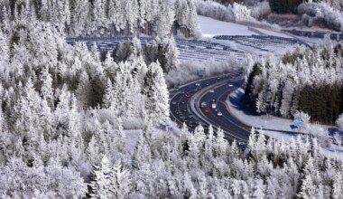 Berlin und Niedersachsen: Glatteis und Frost lösen etliche Verkehrsunfälle aus - Panorama