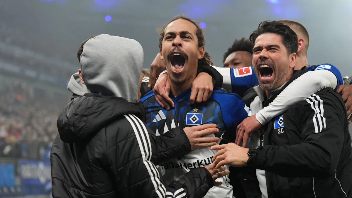 Bundesliga: Der HSV gewinnt ein wildes Nordderby gegen Werder Bremen - Sport