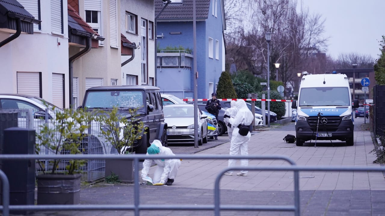 Rocker: Explosion in Köln! Mehrere Autos beschädigt | Regional
