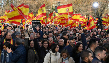 Spanien: „Es reicht“ – Zehntausende fordern Rücktritt der sozialistischen Regierung wegen Korruptionsvorwürfen