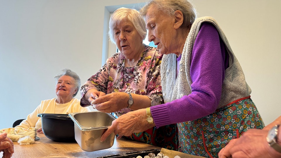 Wie der Altenberger Plätzchenwettbewerb eine Gruppe Senioren beflügelt
