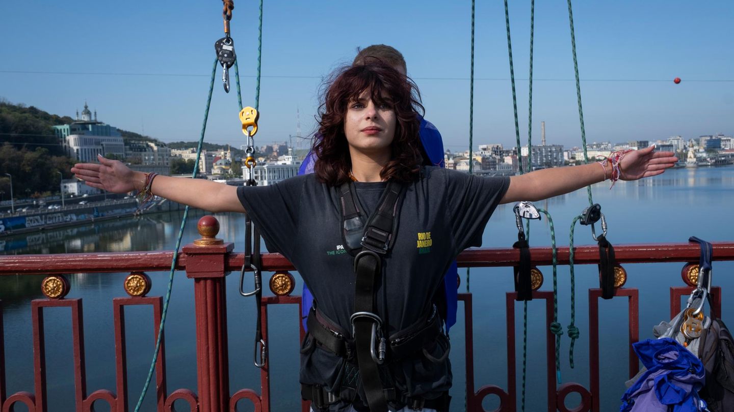 Ukraine: Anja wird groß mit nervigen Jungs und tödlichen Drohnen