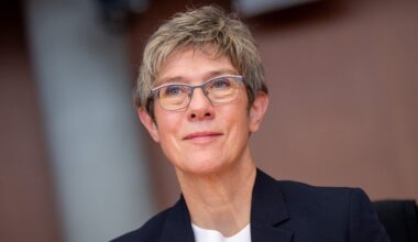 Kramp-Karrenbauer zur Chefin der Adenauer-Stiftung gewählt