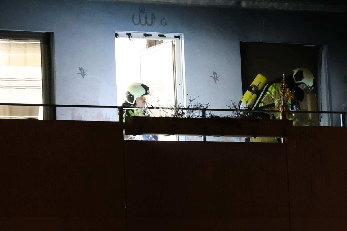 Rakete schlägt auf Balkon in Dresden ein und löst Feuer aus