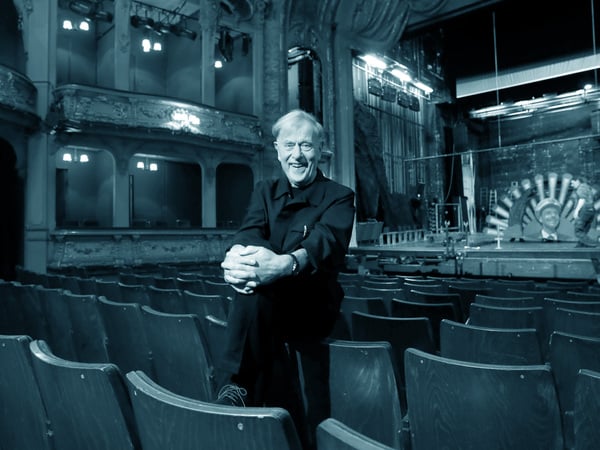 Claus Peymann, Intendant des Theater Berliner Ensemble, Portraet im Zuschauerraum, am Bertolt-Brecht-Denkmal, im Buero, Abschied, Berlin Deutschland, Germany *** Claus Peymann, Director-General of Theatre Berlin Ensemble, Portrait at Auditorium, on Bertolt Brecht Monument, at Office, Farewell, Berlin Germany, Germany