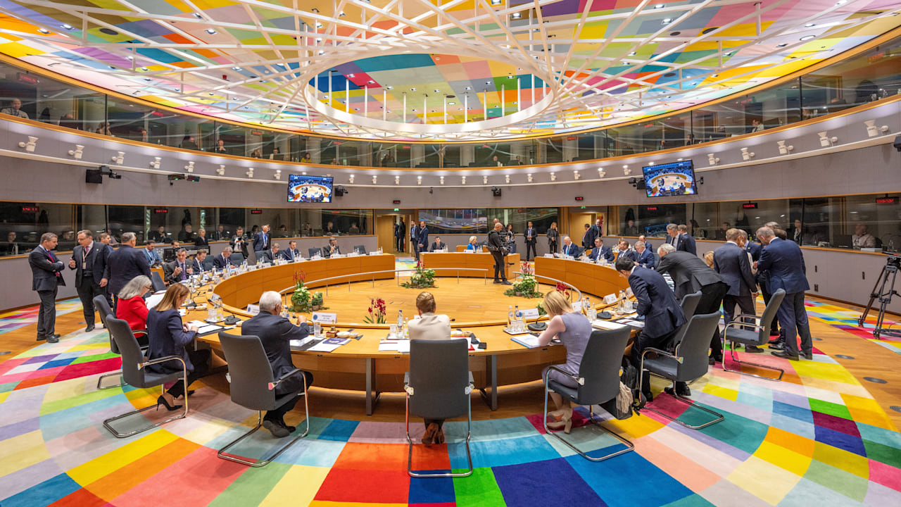 EU einigt sich auf Finanzhilfe: 90 Milliarden Euro für die Ukraine! | Politik