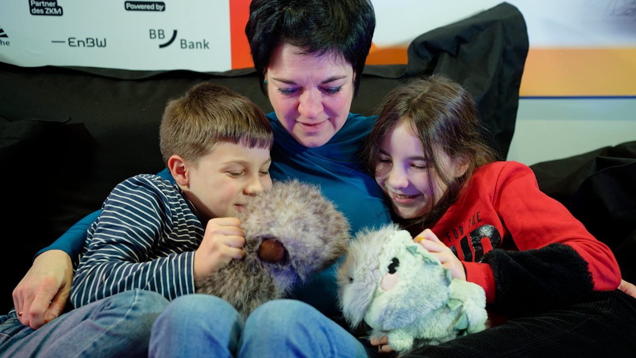 KI für Kinder: Karlsruhe startet elektronischen Streichelzoo | Leben & Wissen