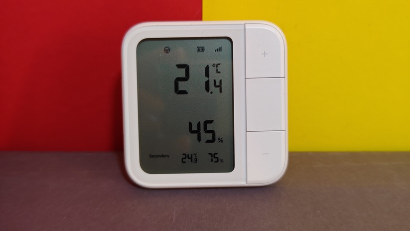 Mit dem Aqara Climate Sensor W100 kann man das Thermostat W600 steuern. Auch ist die Koppelung eines externen Temperatursensors möglich. Und mit den frei programmierbaren Tasten kann man den W100 auch als Schalter verwenden.
