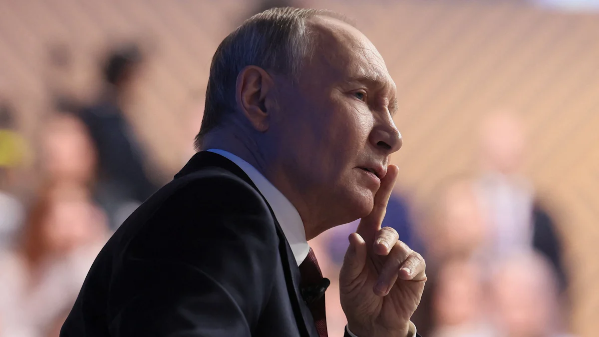 Russland: Putin stellt sich Medien und Bürgern – und spielt weiter auf Zeit - Politik