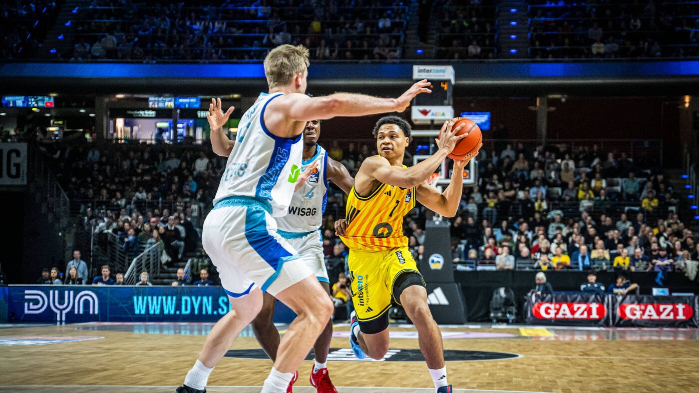 Alba Berlin setzt Siegesserie gegen Frankfurt fort