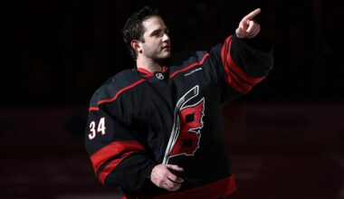 Frankfurts Eislöwen frustriert: Neuer Torwart bleibt im Schnee stecken | Sport