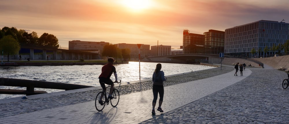 Abendstimmung am Spreebogen