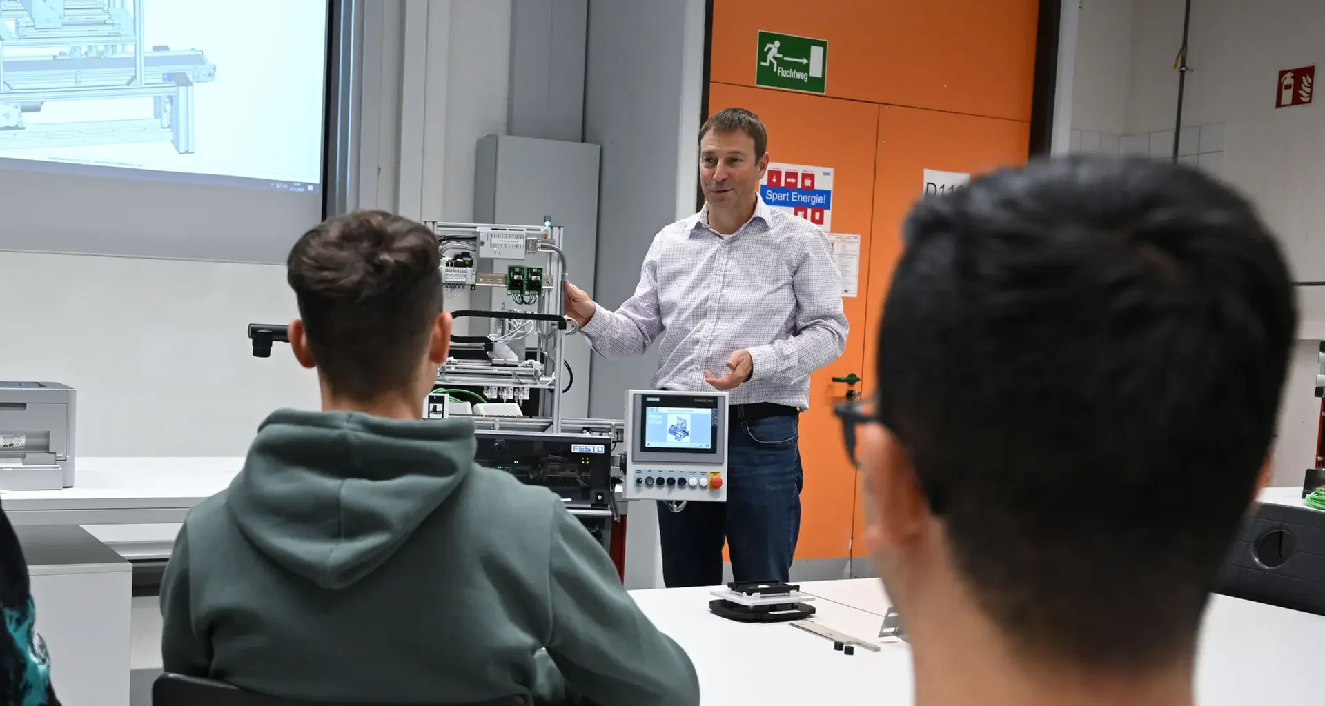 Berufsschullehrer: Hälfte wird nach Ausbildung nicht übernommen