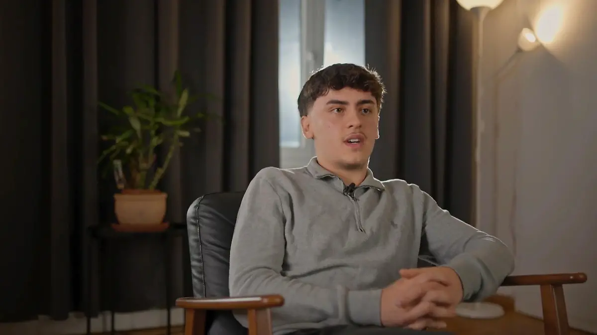 Nach anfänglichen Schwierigkeiten verstehen sich Bushido und Montry mittlerweile bestens. Bei Anna-Marias und Bushidos Hochzeit 2012 war Montry stets an der Seite von beiden.