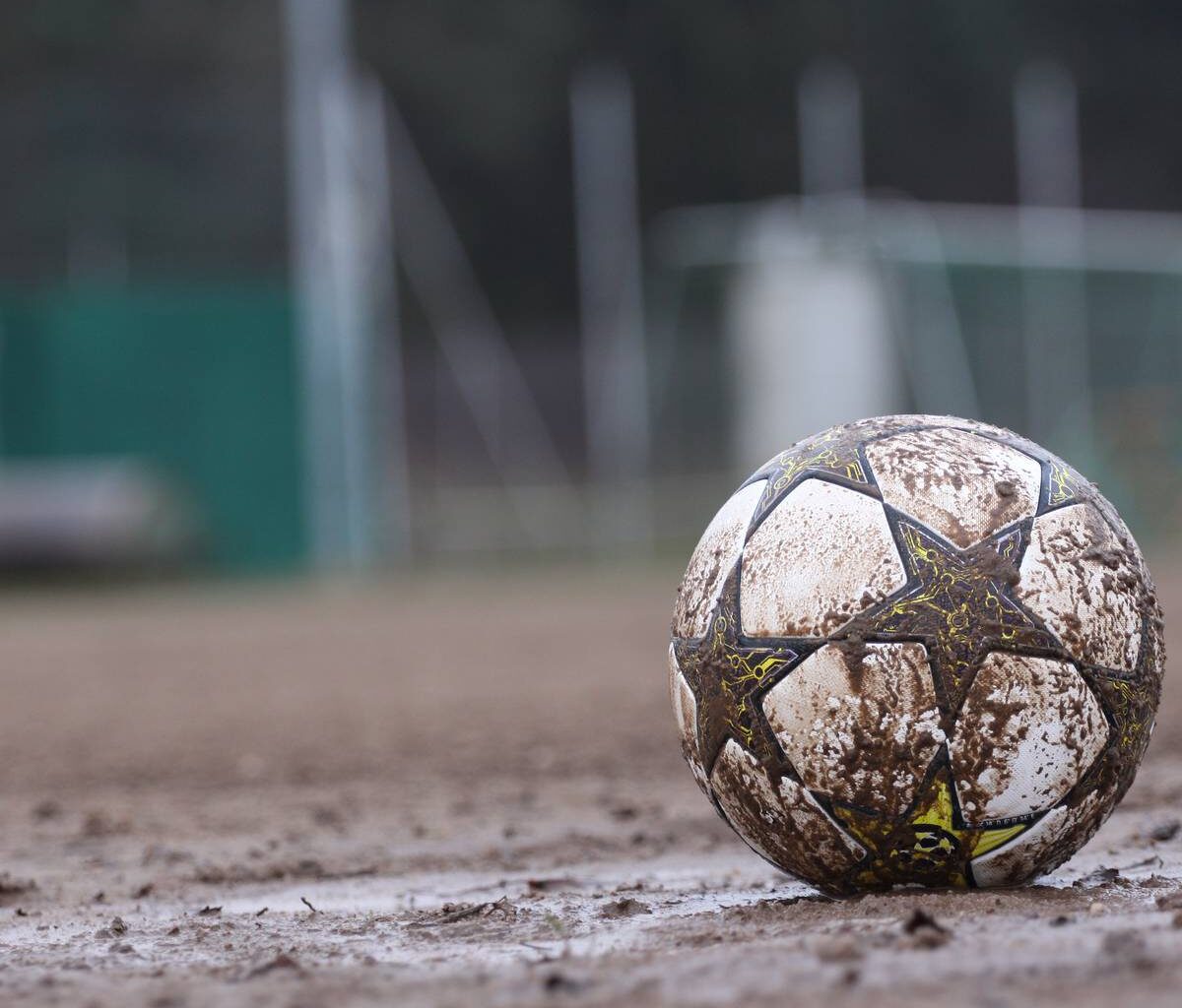 Fußballer (23) wegen Körperverletzung im Spiel verurteilt