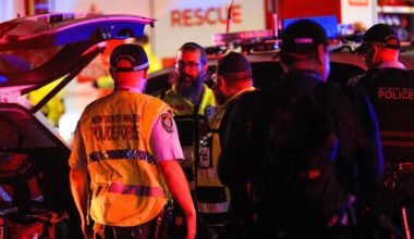 Die Polizei ermittelt am Bondi Beach in Sydney, wo es einen Terroranschlag auf ein jüdisches Fest gegeben hat