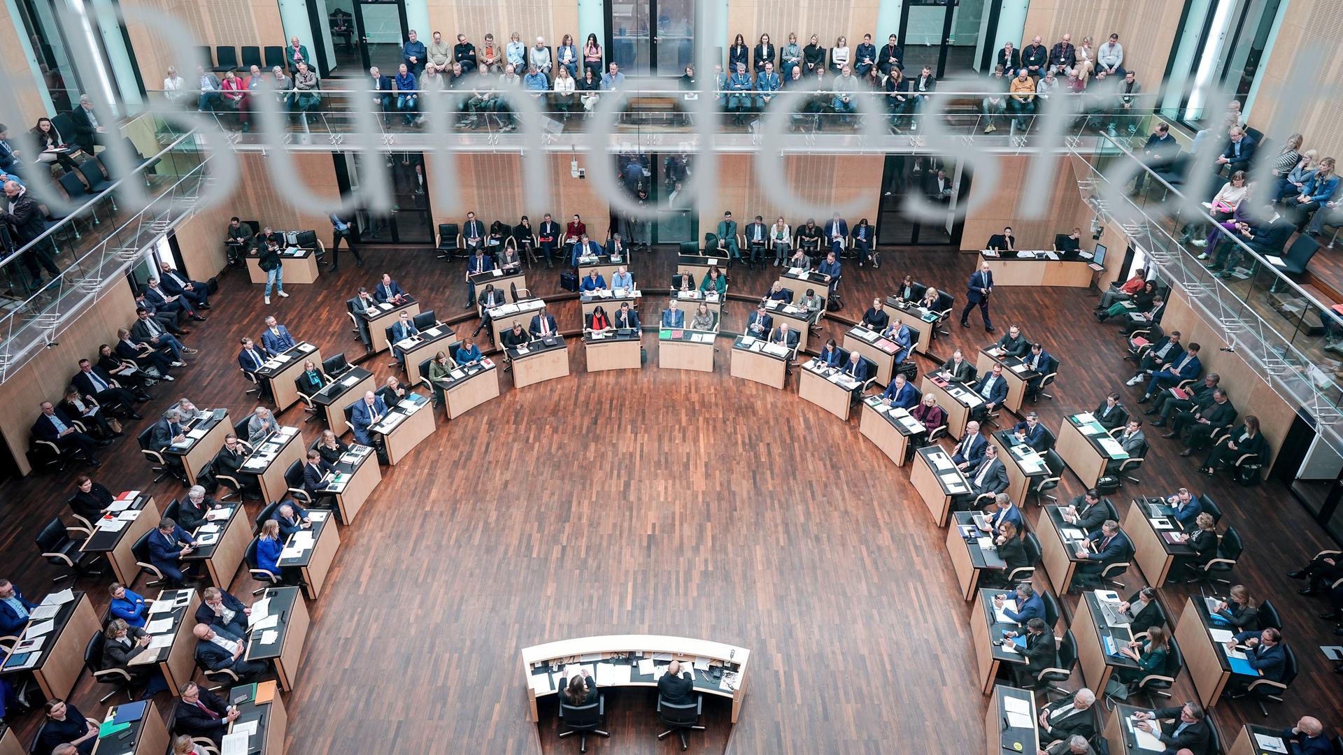 Blick von oben in den Bundesrat