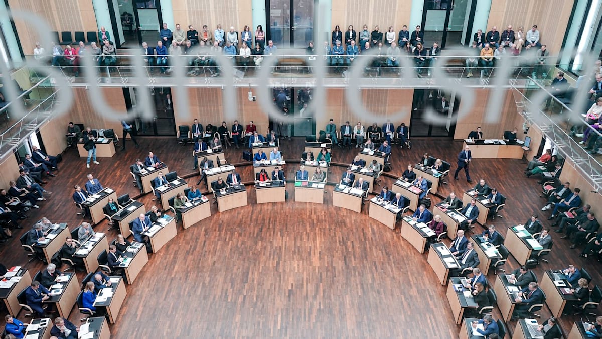 Brandenburg will sich zum Wehrdienst im Bundesrat enthalten