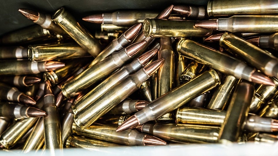 Lkw stand ungesichert auf Parkplatz: Munition der Bundeswehr in Burg gestohlen