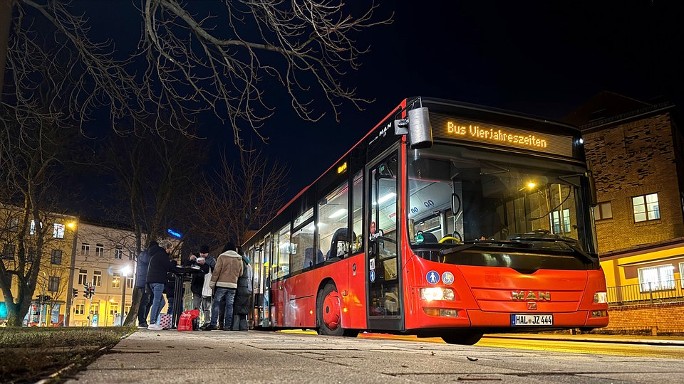 "Bus Vierjahreszeiten": Neuer Bus für Bedürftige in Halle – dank vieler Spenden