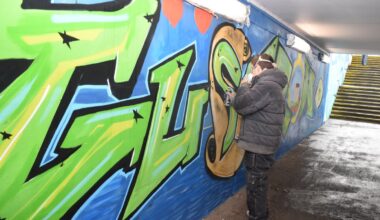 Graffiti-Projekt wertet Güstrower Bahnhof auf