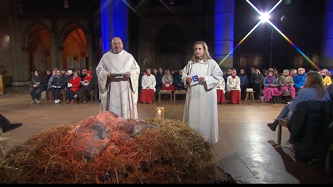 Live im Fernsehen: ARD zeigt Christmette mit Schleim-Jesus | Regional