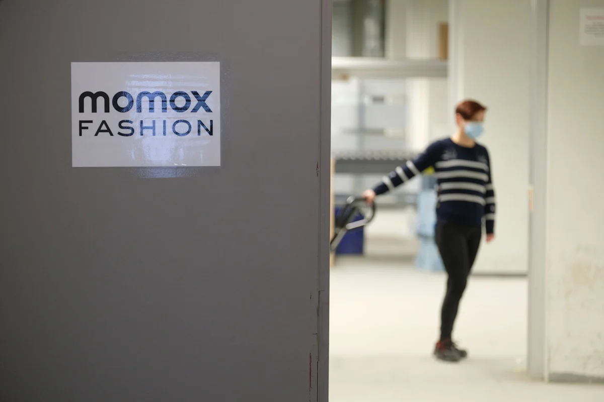 Arbeitskampf - Warnstreik bei Online-Händler Momox in Leipzig - Wirtschaft