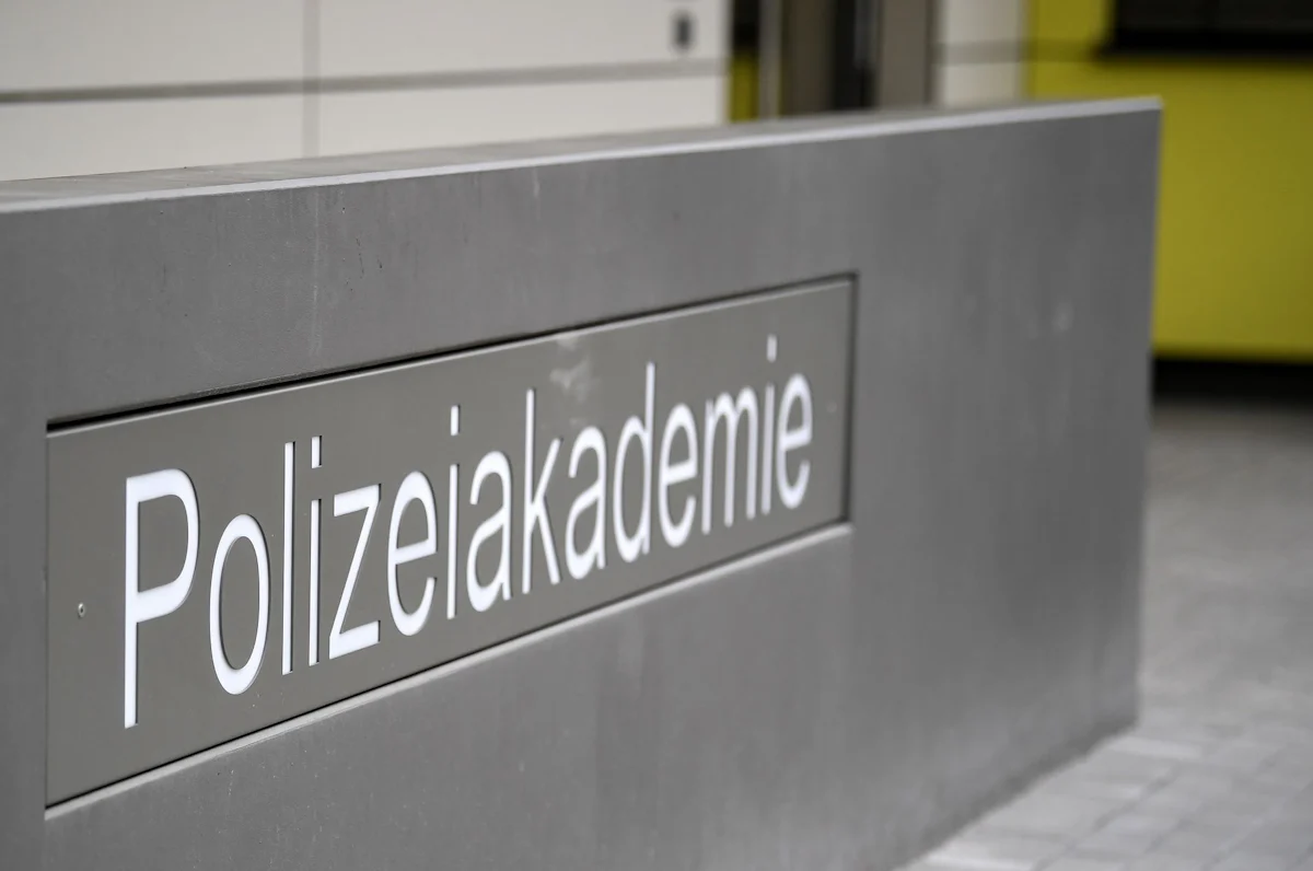 Notfall - Schießtraining in Berlin: Polizisten klagen über Unwohlsein - Panorama