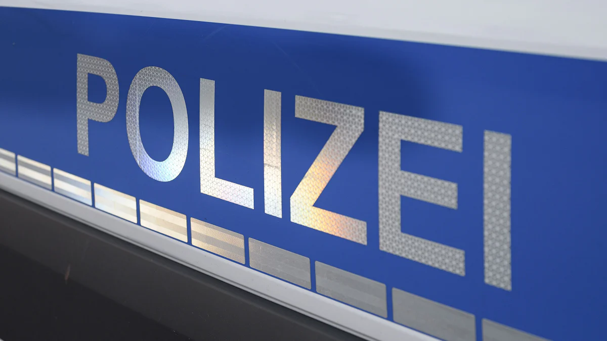Berg am Laim: Zwei Polizeibeamte im Einsatz angegriffen und verletzt - München