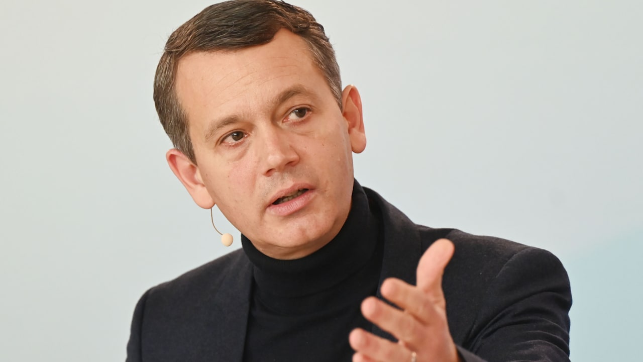 Rossmann und dm wehren sich: Shitstorm um AfD-Einladung | Politik