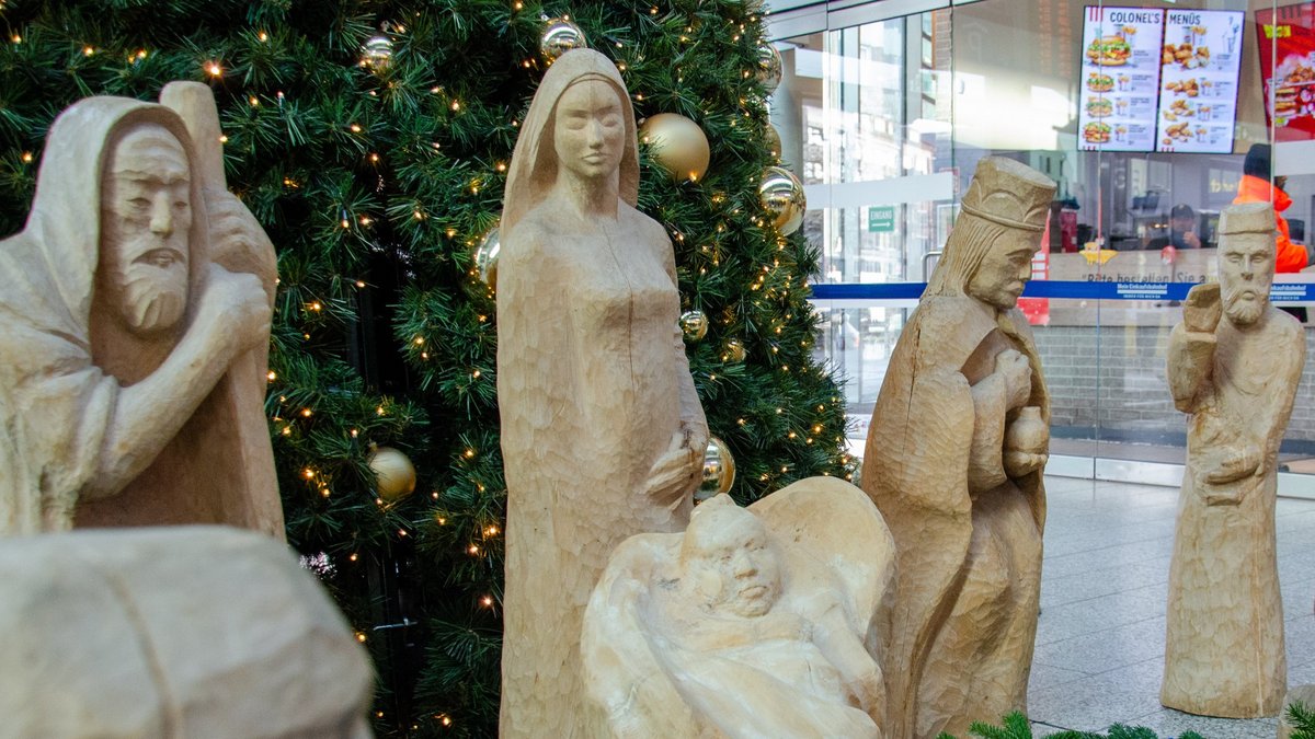 und-Leben.de - Hauptbahnhof Münster: Polnische Weihnachtskrippe wieder zu sehen