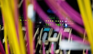 Bonn/Neckarsulm | Telekom und Lidl-Mutter Schwarz möchten KI-Datenfabrik bauen