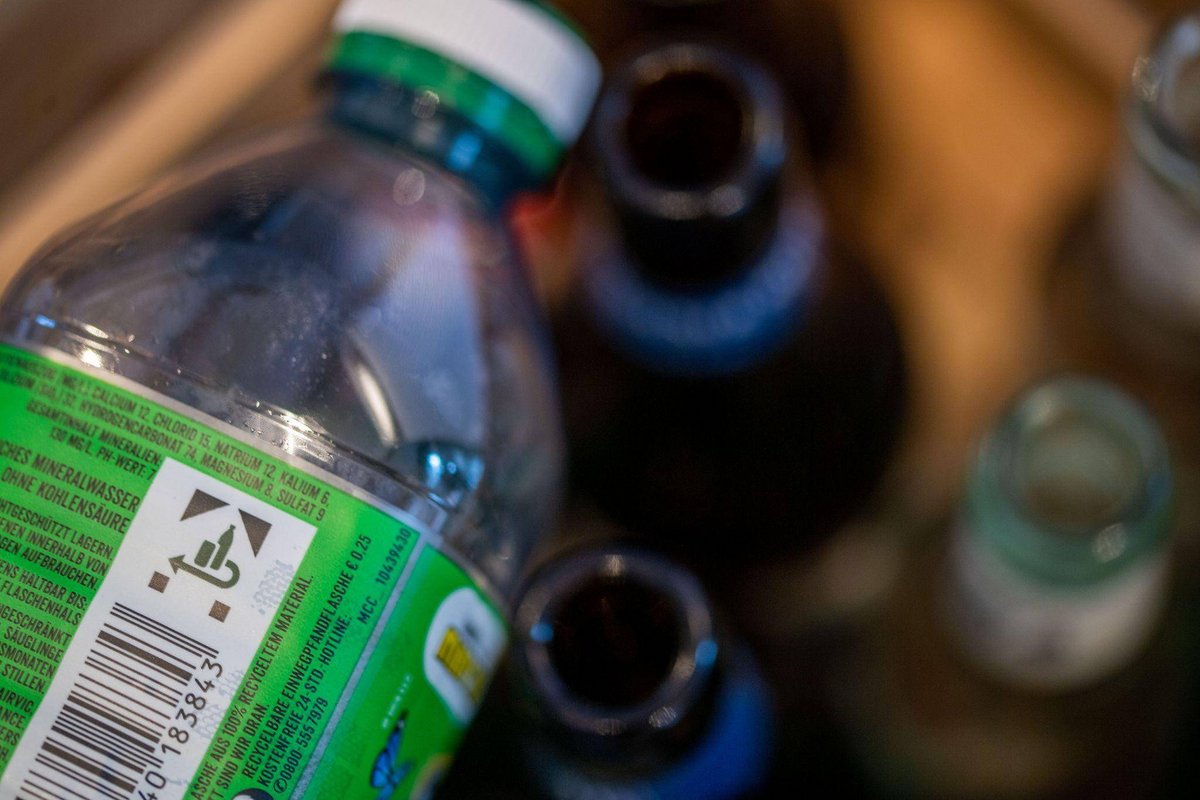 Stuttgart | Obdachloser spendet Pfandflaschen-Geld für Mütter in Not