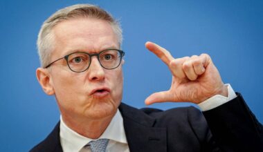 Berlin | Bundesdigitalminister für Social-Media-Sperre für Kinder