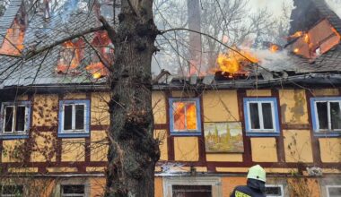 Tharandt: Fachwerkhaus in Flammen - Bewohner vermisst!