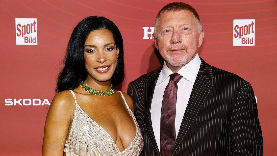 Die Beckers beim Porsche-Tanken fotografiert