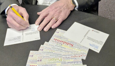 Inhaftierte türkische Politiker: Oberbürgermeister Jung unterzeichnet Solidaritätspostkarten