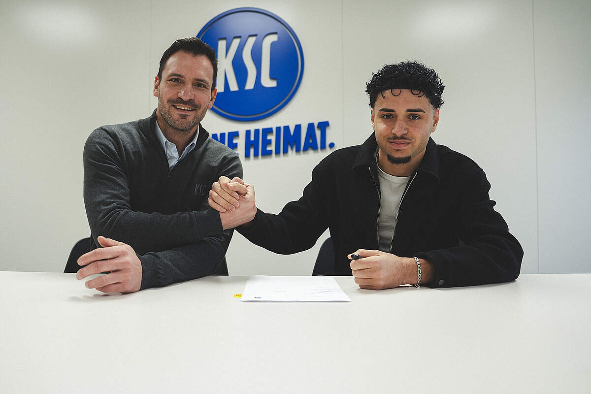 Eigengewächs Eymen Laghrissi unterschreibt Profivertrag: KSC