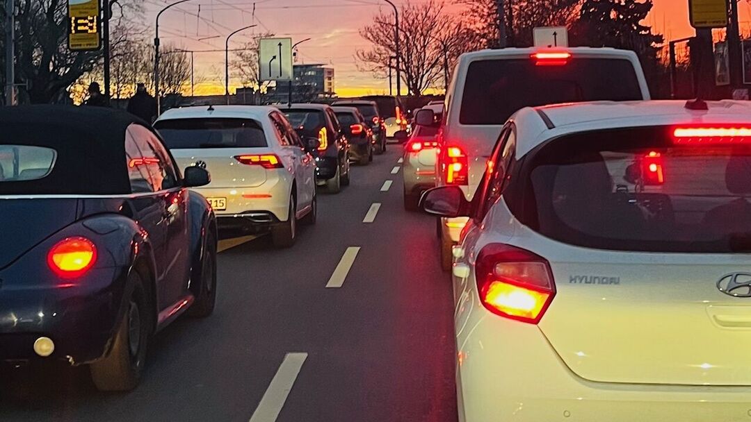 Report: So lange stehen Autofahrer in Dresden im Stau