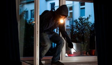 Herford: Diebe stehlen Taschen und Schmuck aus Wohnhaus