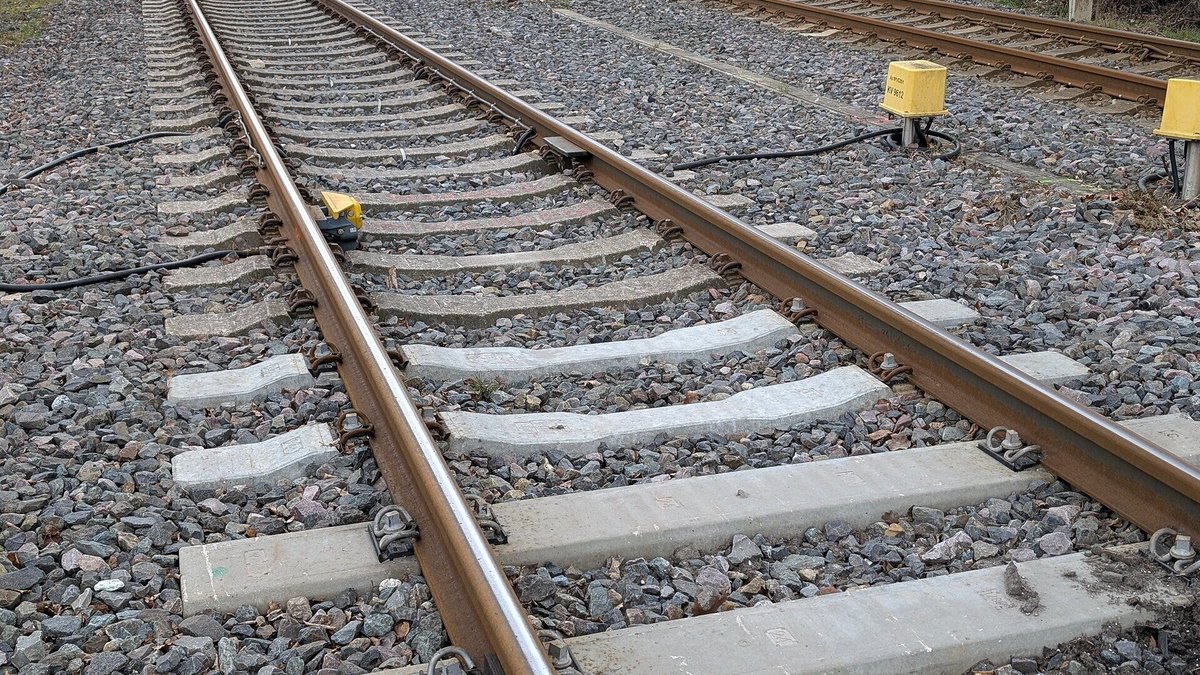 Bahnstrecke Bielefeld-Hannover: Die Bahn bevorzugt zwei Varianten