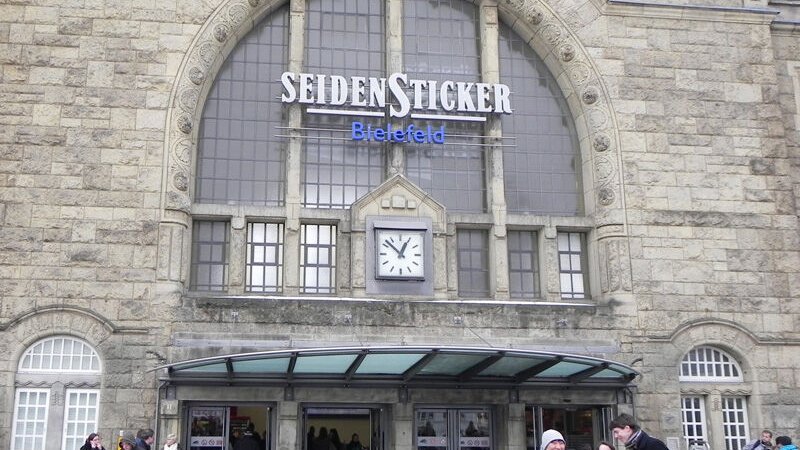 Gefährliche Gegenstände am Bahnhof Bielefeld verboten