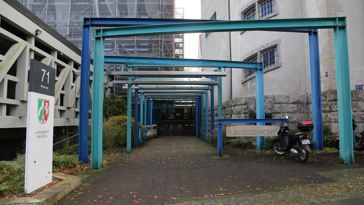 Schmiergeld-Prozess in Bielefeld: Angeklagte kündigen Geständnisse an