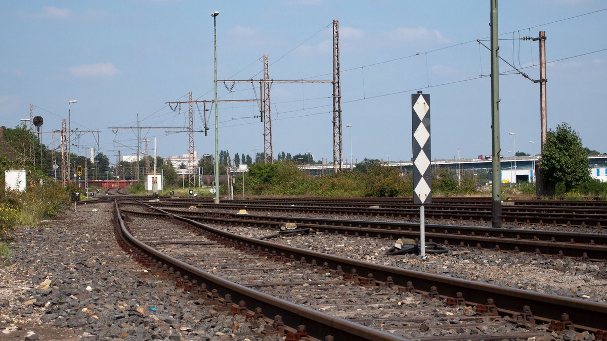 Neubau Bahnstrecken Bielefeld-Hannover: zwei Strecken in engster Auswahl