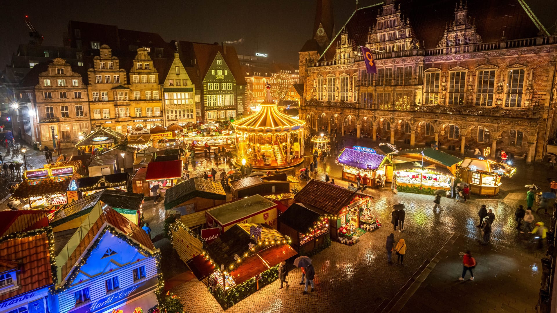 Der Bremer Weihnachtsmarkt vor dem Rathaus: Dort wird das Dubai-Crêpe angeboten. Der Bremer Weihnachtsmarkt vor dem Rathaus: Dort wird das Dubai-Crêpe angeboten.