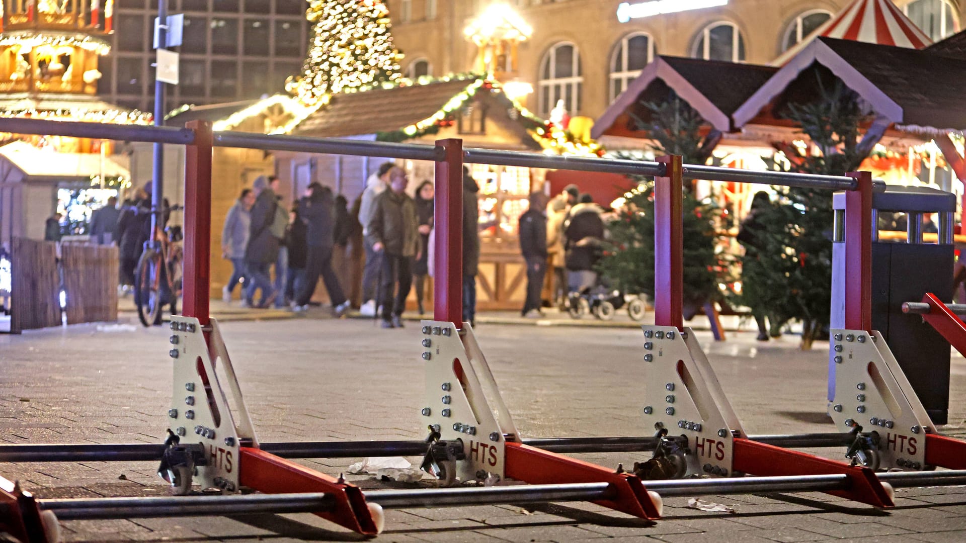 Der Weihnachtsmarkt in Essen (Archivbild): Ein 34-Jähriger bemerkte zunächst gar nicht, dass er in Lebensgefahr schwebte.