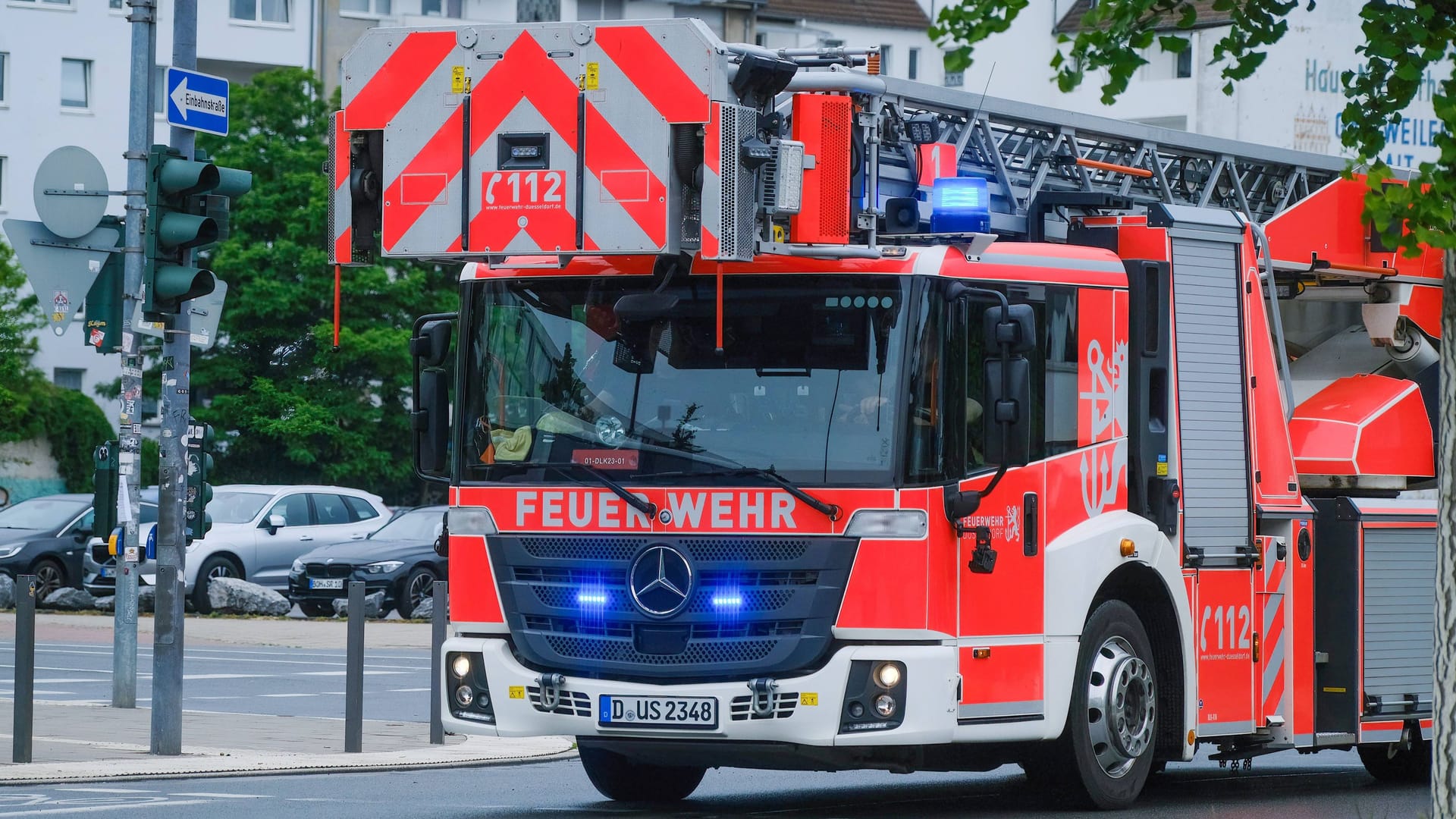 Die Düsseldorfer Feuerwehr auf Einsatzfahrt (Archivbild):